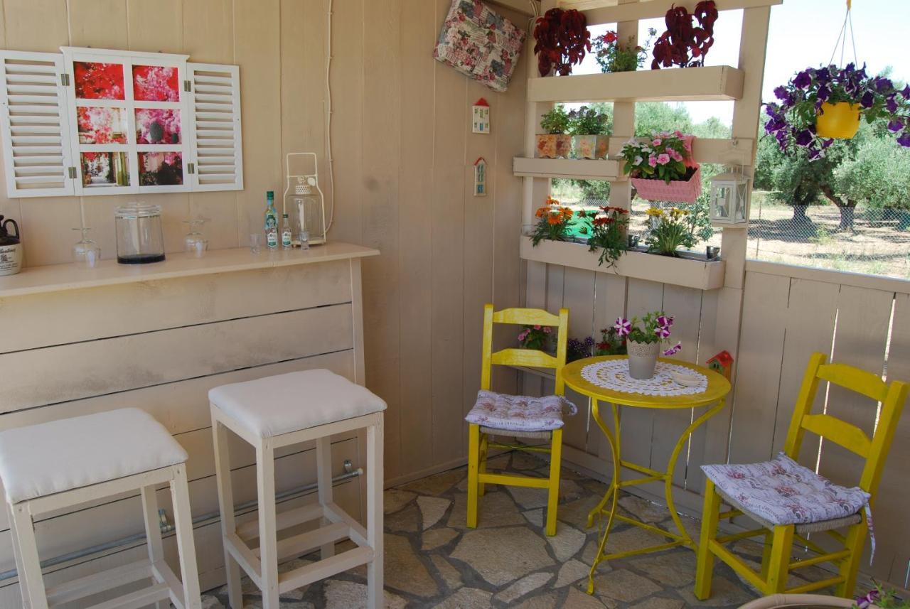 Luxury Traditional Room The Small Bookstore Kastro-Kyllini Extérieur photo