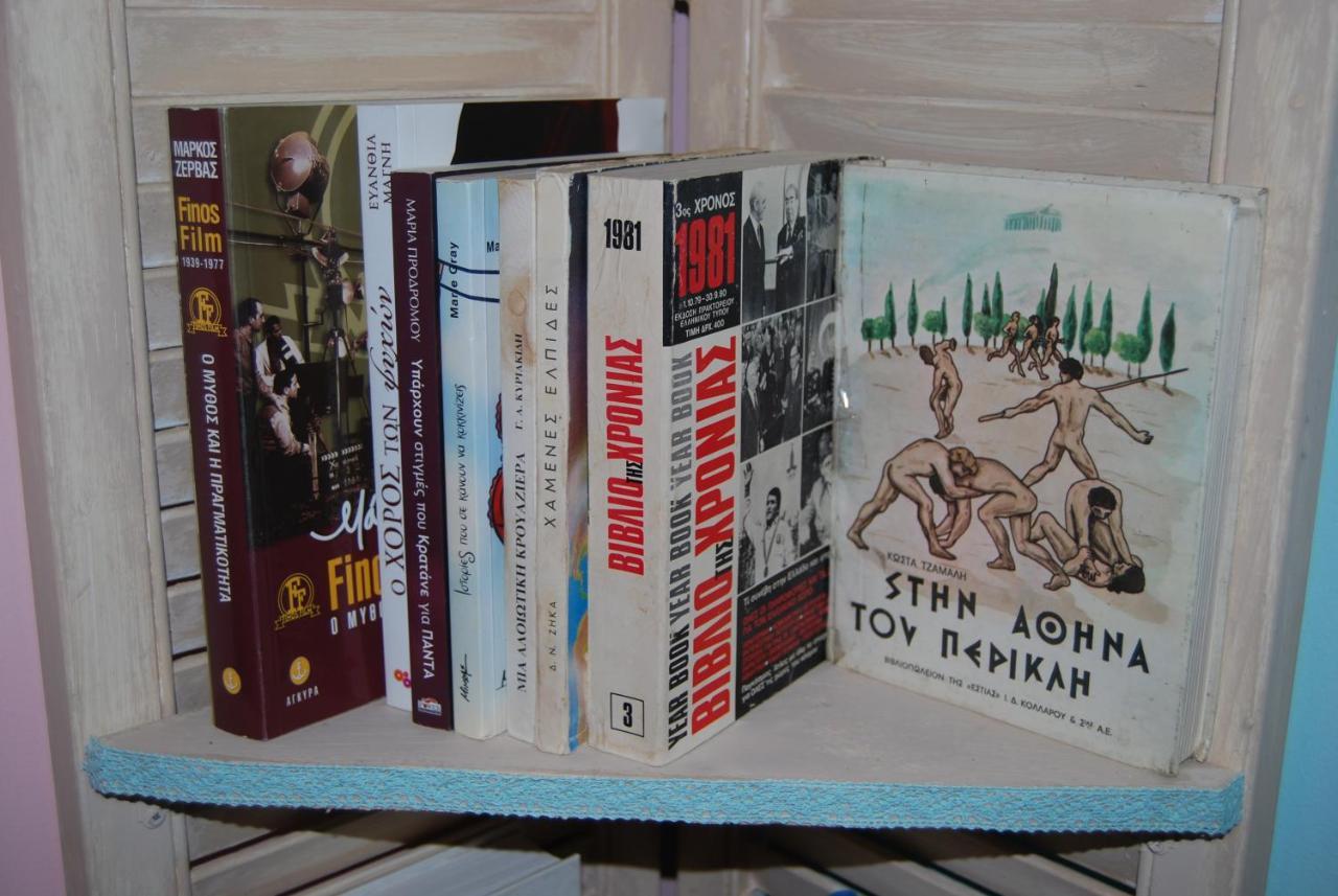 Luxury Traditional Room The Small Bookstore Kastro-Kyllini Extérieur photo