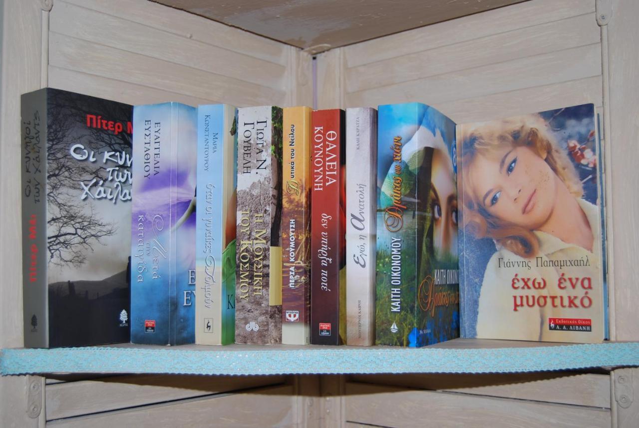 Luxury Traditional Room The Small Bookstore Kastro-Kyllini Extérieur photo