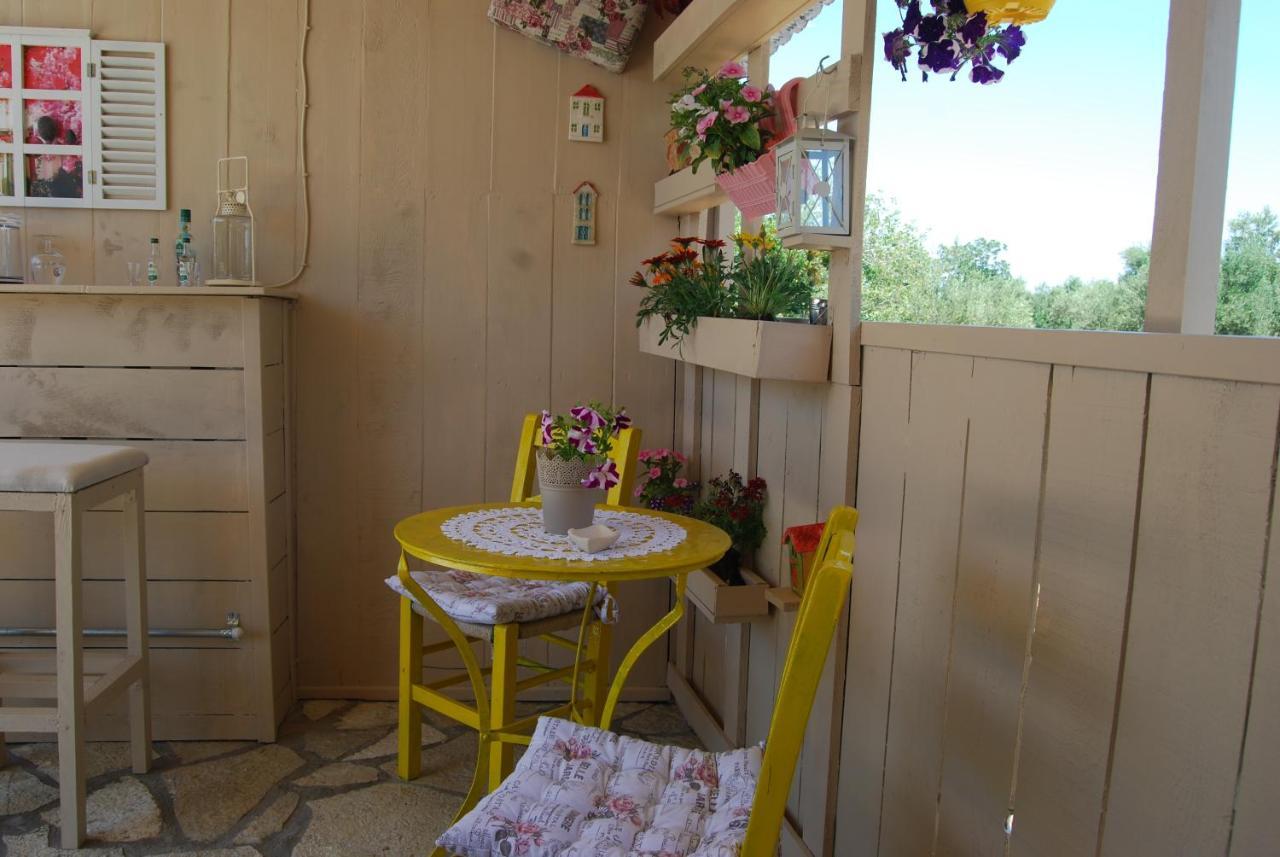 Luxury Traditional Room The Small Bookstore Kastro-Kyllini Extérieur photo