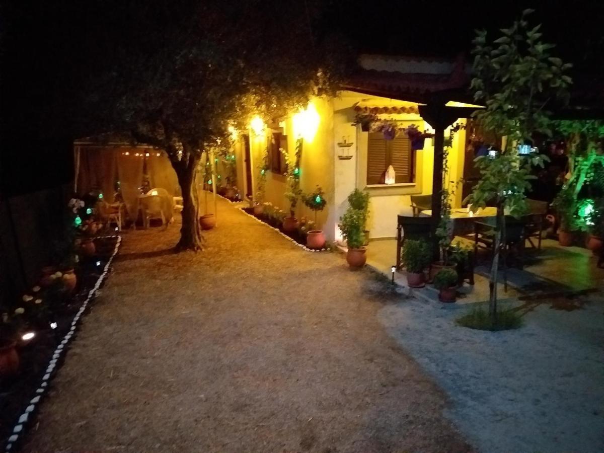 Luxury Traditional Room The Small Bookstore Kastro-Kyllini Extérieur photo